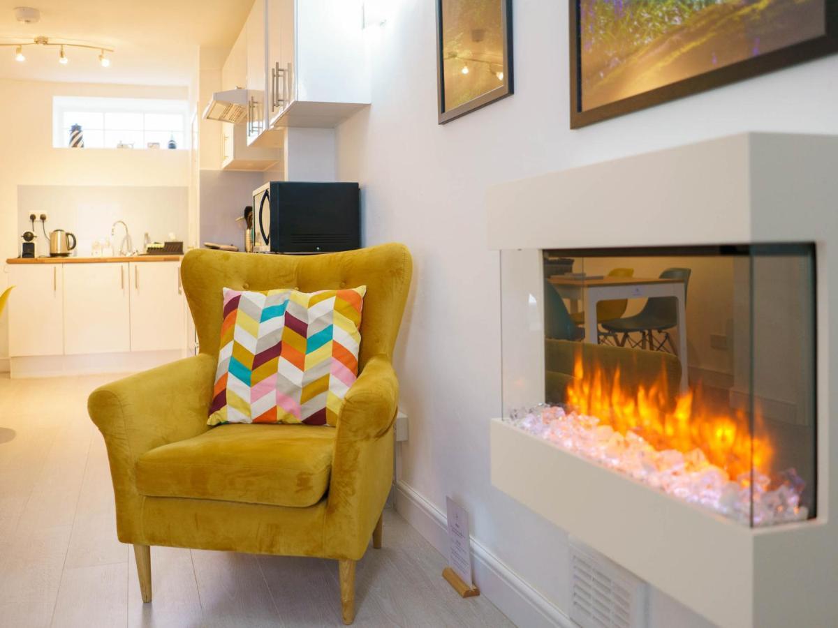 Pass The Keys Modern 2 Bed Flat Overlooking Aberaeron Harbour Buitenkant foto