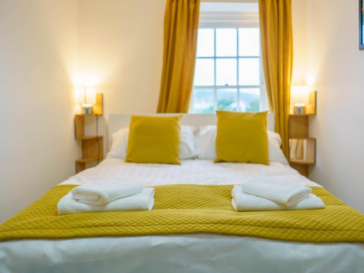 Pass The Keys Modern 2 Bed Flat Overlooking Aberaeron Harbour Buitenkant foto