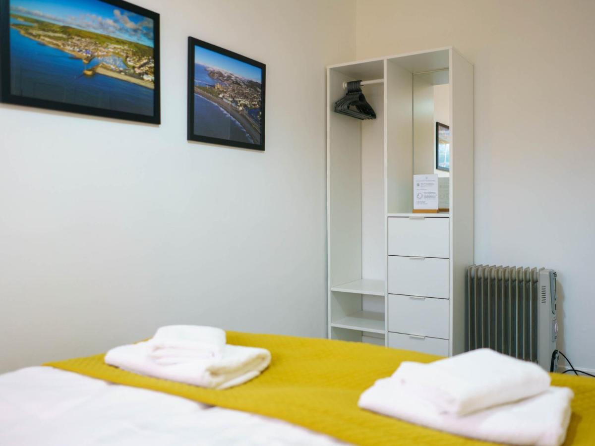 Pass The Keys Modern 2 Bed Flat Overlooking Aberaeron Harbour Buitenkant foto