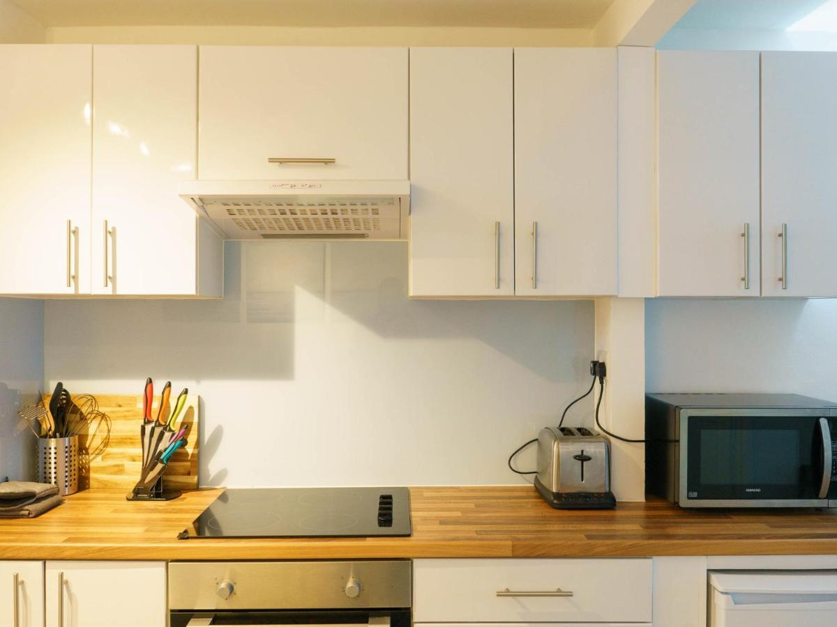 Pass The Keys Modern 2 Bed Flat Overlooking Aberaeron Harbour Buitenkant foto