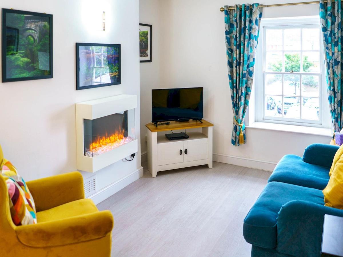 Pass The Keys Modern 2 Bed Flat Overlooking Aberaeron Harbour Buitenkant foto
