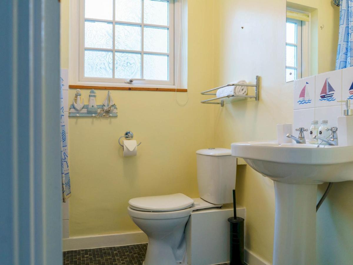 Pass The Keys Modern 2 Bed Flat Overlooking Aberaeron Harbour Buitenkant foto
